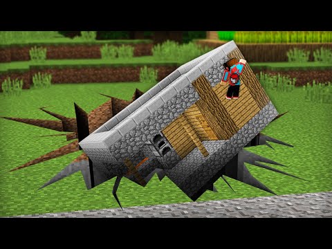 МОЙ ДОМ УПАЛ В ЯМУ В МАЙНКРАФТ 100% ТРОЛЛИНГ ЛОВУШКА MINECRAFT КОМПОТ