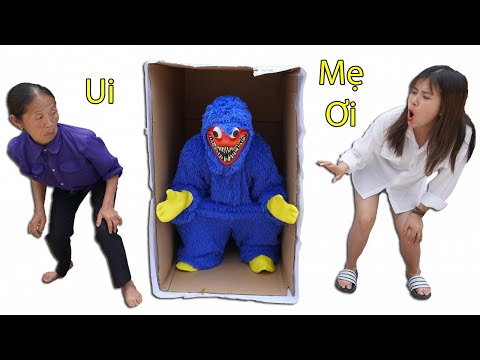 Hưng Vlog – Giả Làm Huggy Wuggy Troll Mẹ Bà Tân Vlog Và Cái Kết | Prank Mom