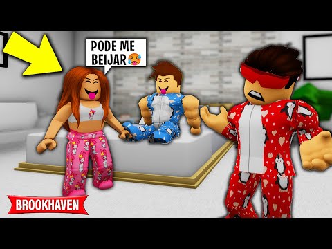 ESPIONEI um CASAL APAIXONADO na FESTA DO PIJAMA e ISSO ACONTECEU… BROOKHAVEN RP Roblox