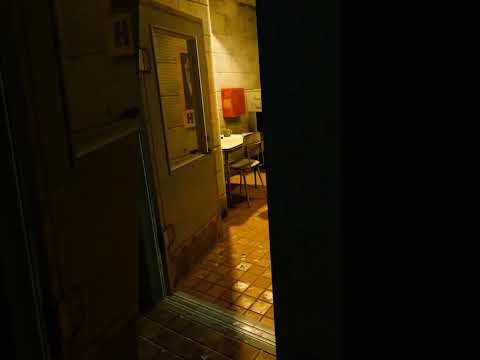 Half Life Alyx VR напал электро хедкраб.