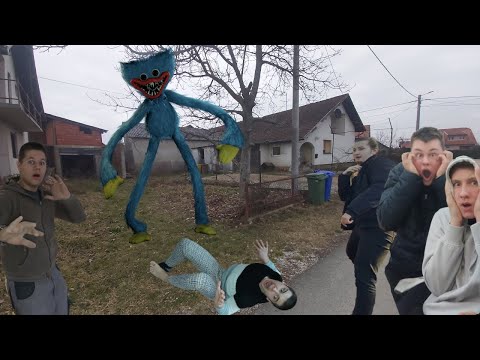 HUGGY WUGGY NAS JE SVE NAPAO! *želi nas jako zagrliti i ubiti*